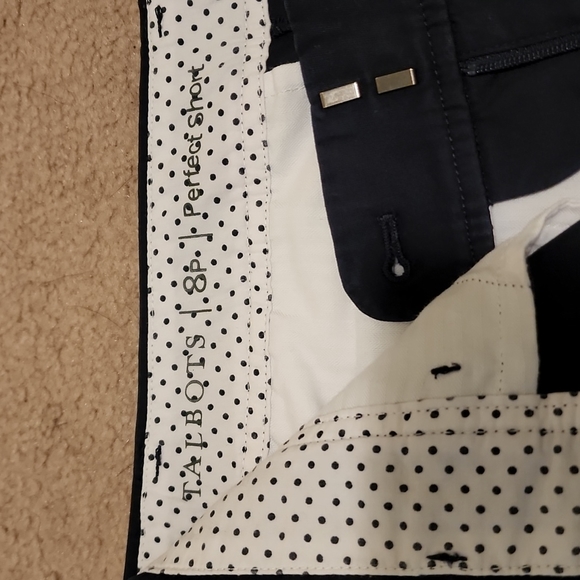 Talbots Perfect Shorts - EUC, Black, Size 8P - Picture 2 of 2